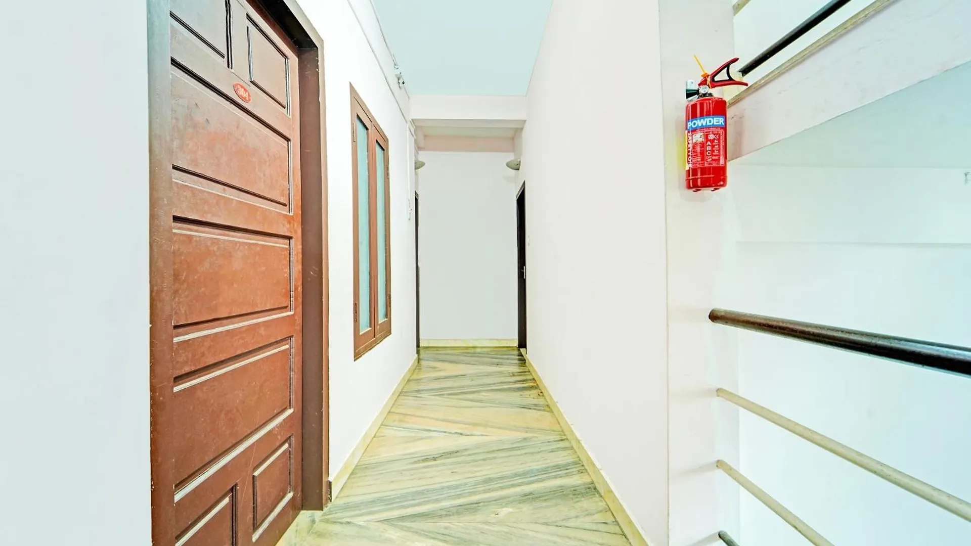 Hotel O Srm Road Kochi 4*,  India
